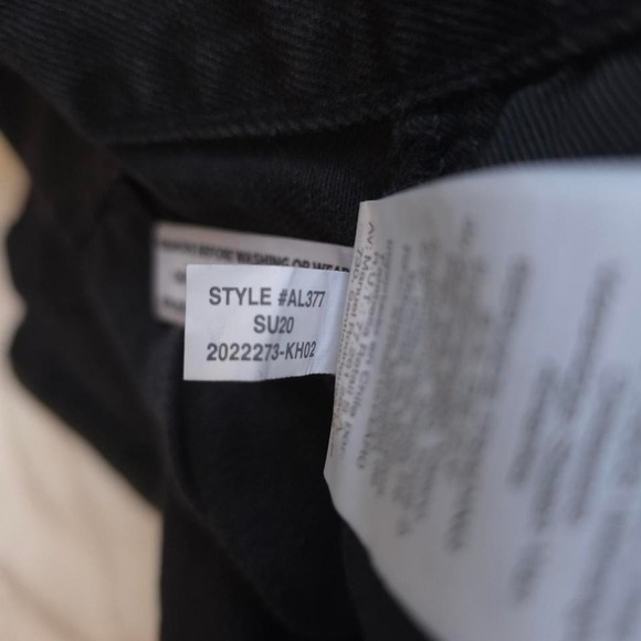 Madewell black denim mini skirt with zipper detail. Size: 23 - Picture 6 of 8